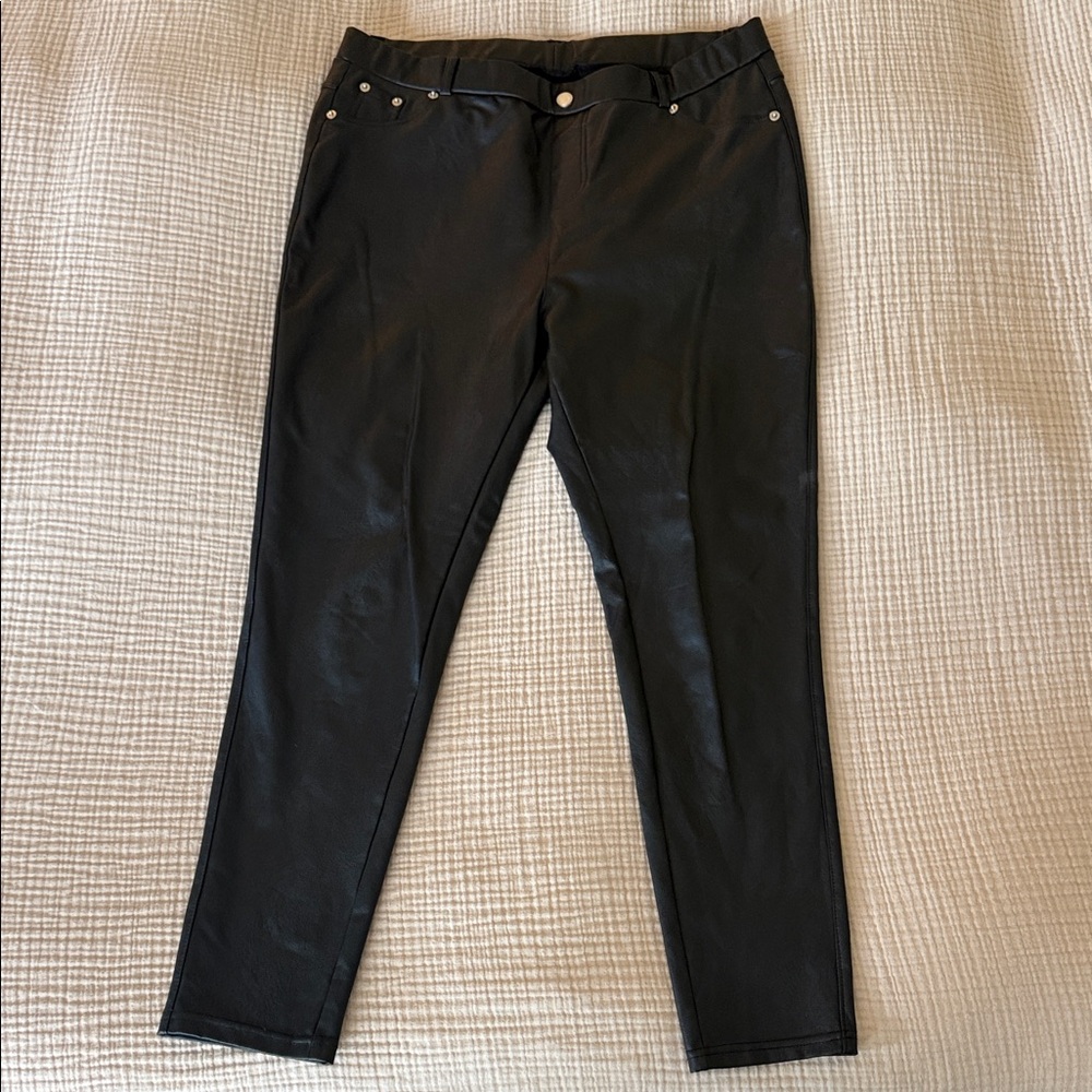 Black Women's Faux Leather Skinny Pants